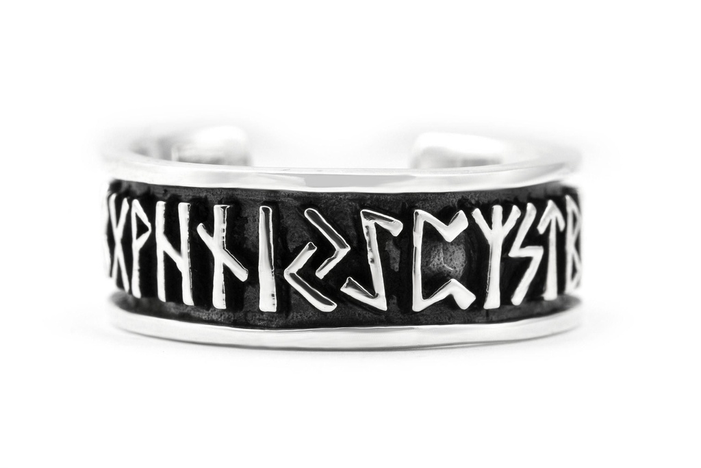 RUNAR Ring aus Silber – Offener Runenring mit Futhark Gravur 7 mm Wikingerstil