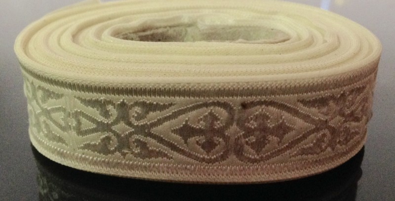 [4440] Borte Herzen in Creme-Silber, 19 mm- Webborte zur Verzierung mittelalterlicher Kostüme und Larp Gewandungen