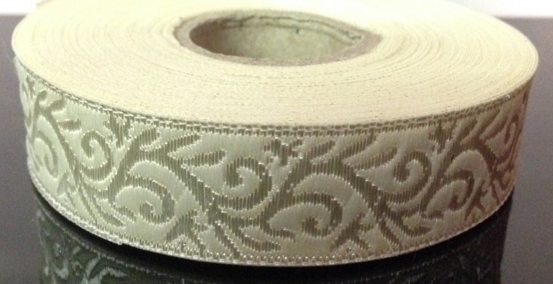 [4437] Borte Ranke in Creme-Silber, 19 mm- Webborte zur Verzierung mittelalterlicher Kostüme und Larp Gewandungen