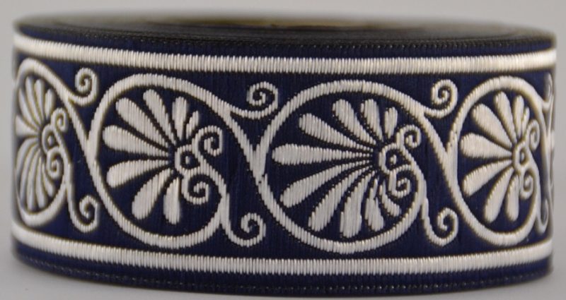 [33114-mblslb] Borte Muschel in Marineblau-Silber, 33 mm- 10 m - Webborte zur Verzierung mittelalterlicher Kostüme und Larp Gewandungen