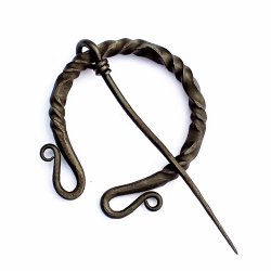 [16 Fi Roem 1] Mittelgroße Omegafibel Eisen Wikinger - Accessoire für Historische Gewandungen, Reenactment und Liverollenspiel