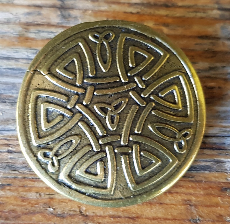 keltischer Knoten, Beschlag messingfarben
