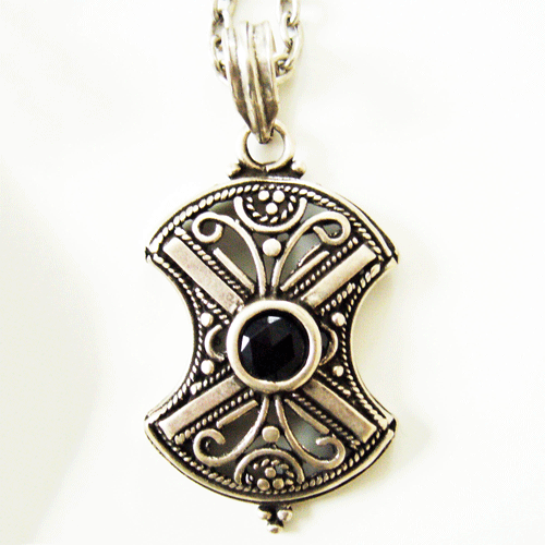 Halskette mit Anhänger - Aura