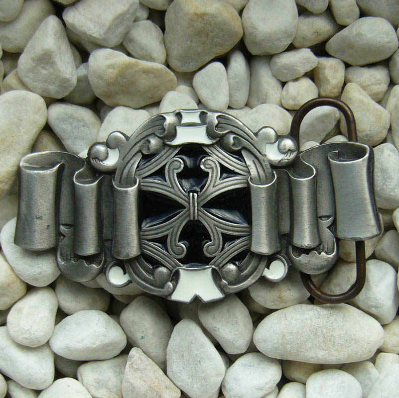 Ribbon, Mittelalter-Schließe