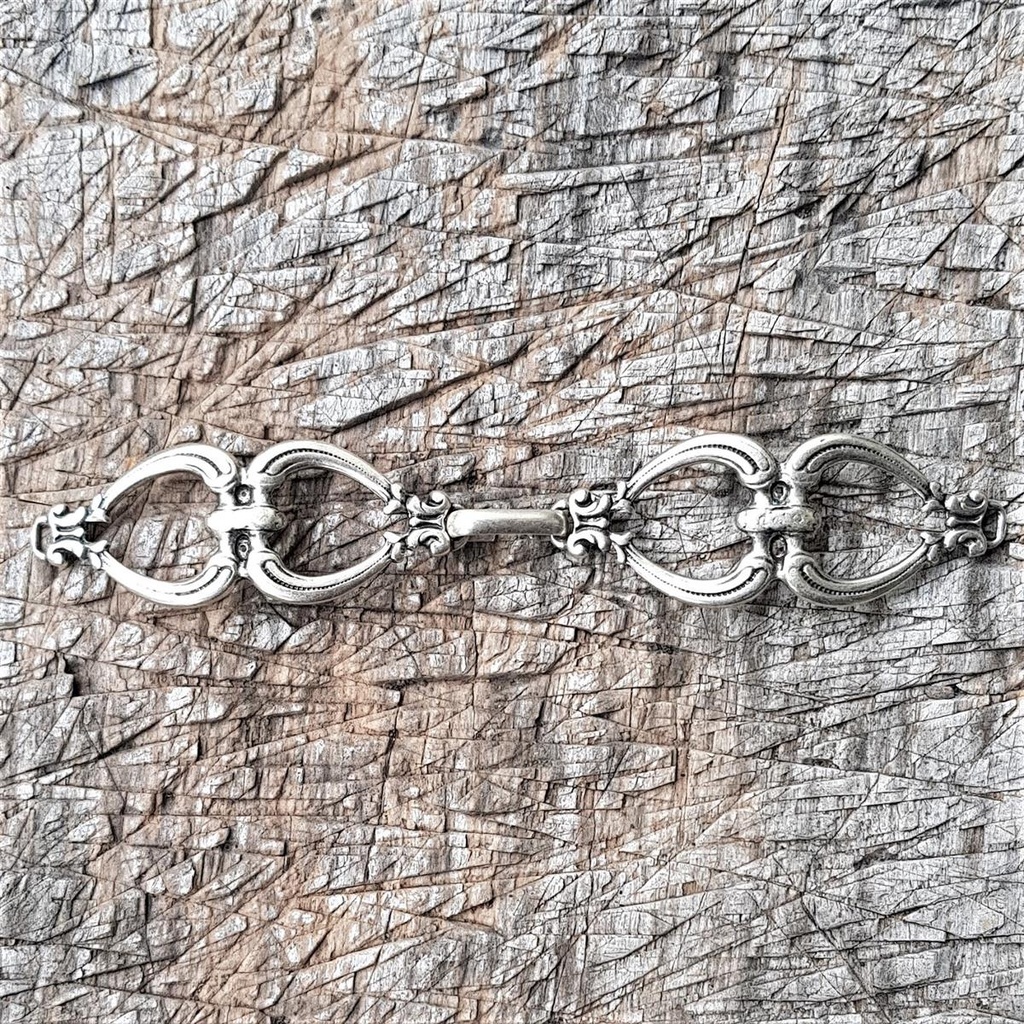 [V-5357-1] GOTHIC silberfarben – Mittelalterlicher Mantelverschluss mit filigraner Gotik-Zier für LARP & Reenactment