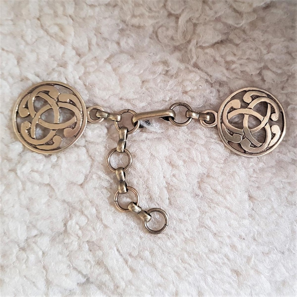 [V-5152-2] Triscel Knot messingfarben – Keltischer Mantelverschluss mit Triskel-Motiv & Kette für LARP & Mittelalter
