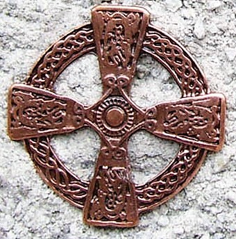 Keltischer Kreuz-Beschlag in Kupferoptik – 40 mm Zierbeschlag mit keltischen Ornamenten