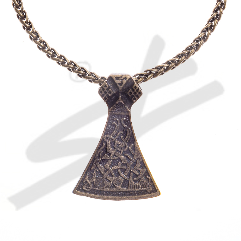 [PK-5113-21] Halskette „Mammen Axt“ – Altmessingfarbener Anhänger mit keltischem Muster 