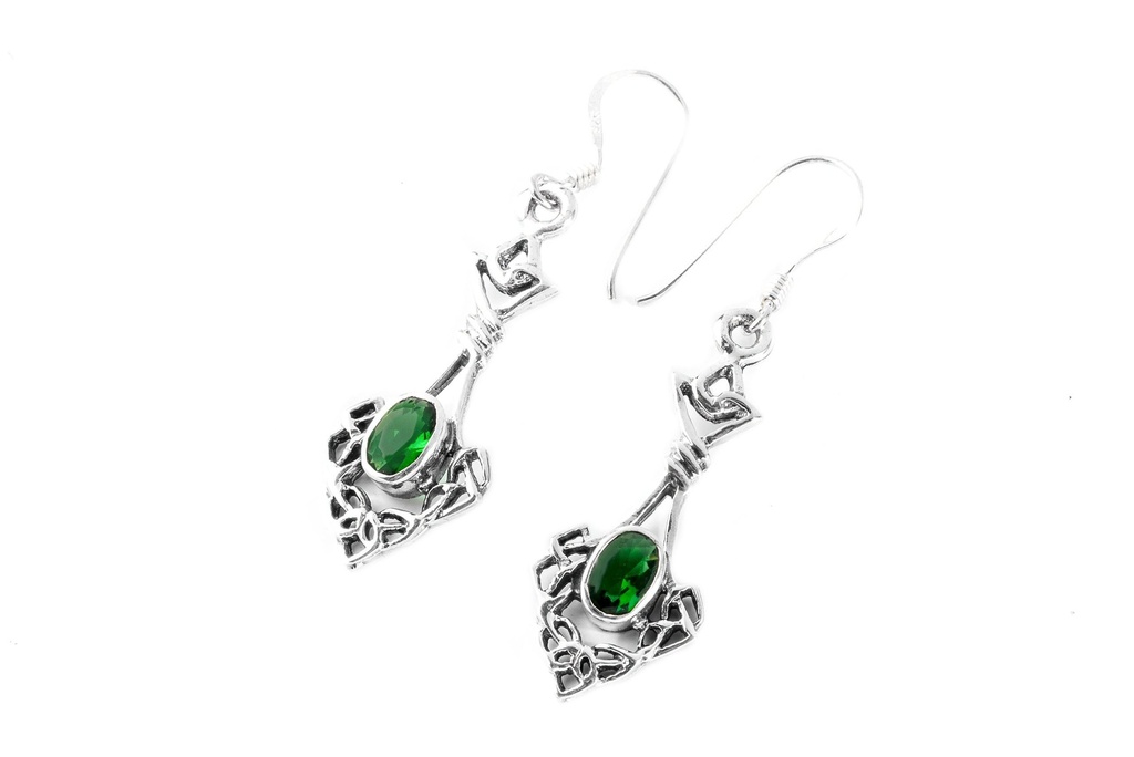 DANA Ohrringe aus Silber mit grünem Kristall – Keltischer Ohrschmuck mit Smaragd-Ton 4,4 cm