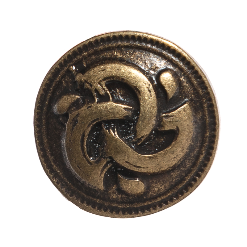 [N-262-21] Wirbel-Triskele klein, altmessingfarbener Beschlag