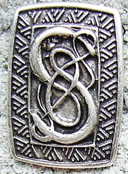 „Schlangen-Schild“ – Silberfarbener Zierbeschlag aus Zamak, 30 x 40 mm