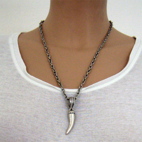 Halskette mit Anhänger - Chilli-Schote