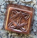 Celtic Flat-Pyramid, kupferfarbener Beschlag