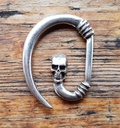 Totenkopf Hakenverschluss Mantelverschluss silberfarben