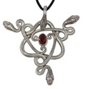 Schmuck Anhänger Trisula mit Granat 5,7 cm – Silber 925 – Mystisches Amulett der Transformation