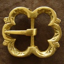 Mittelalterschließe „Reina“ – Verzierte Messingschnalle für 20 mm Riemen