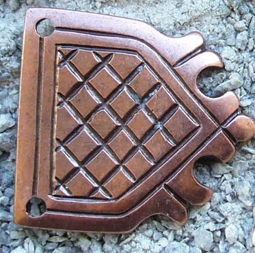 [T-685-4] Gürtelspitze „Erik“ in Kupferoptik – Rautenbeschlag für 4 cm breite Gürtel