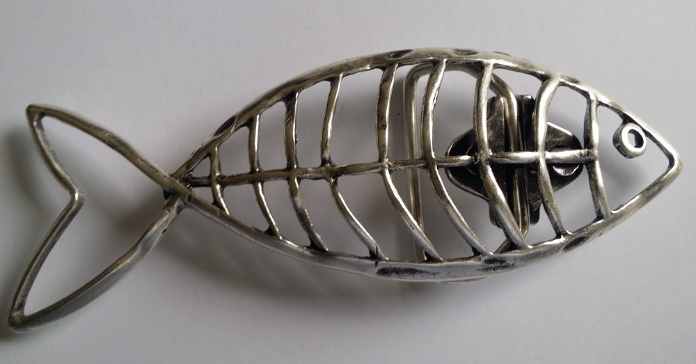 [B1439-1] Silberfarbene Gürtel-Schließe „Fisch-Skelett“ – Ausgefallene Koppelschließe aus ZAMAK für 4 cm breite Riemen
