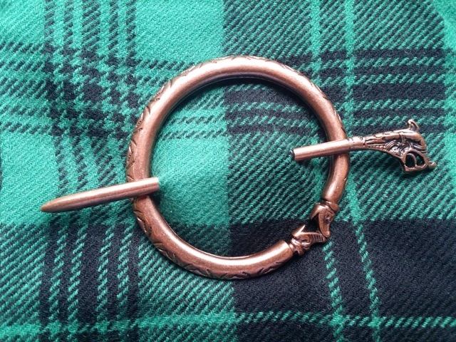 [32900] nordische Plaid-Fibel Snake, kupferfarben