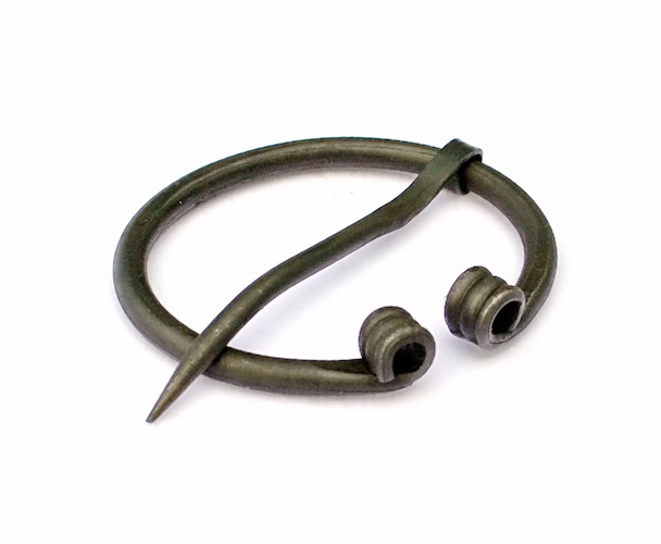 [16 Fi Oval 3] Eisenfibel mit gerollten Enden - 6 cm