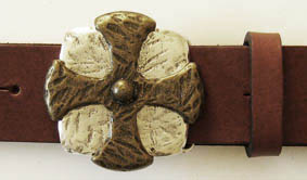 [B1845-1] Mittelalter-Schließe Thor 4 cm – Massive Kreuzschnalle mit Hammerschlag-Optik aus Zamak