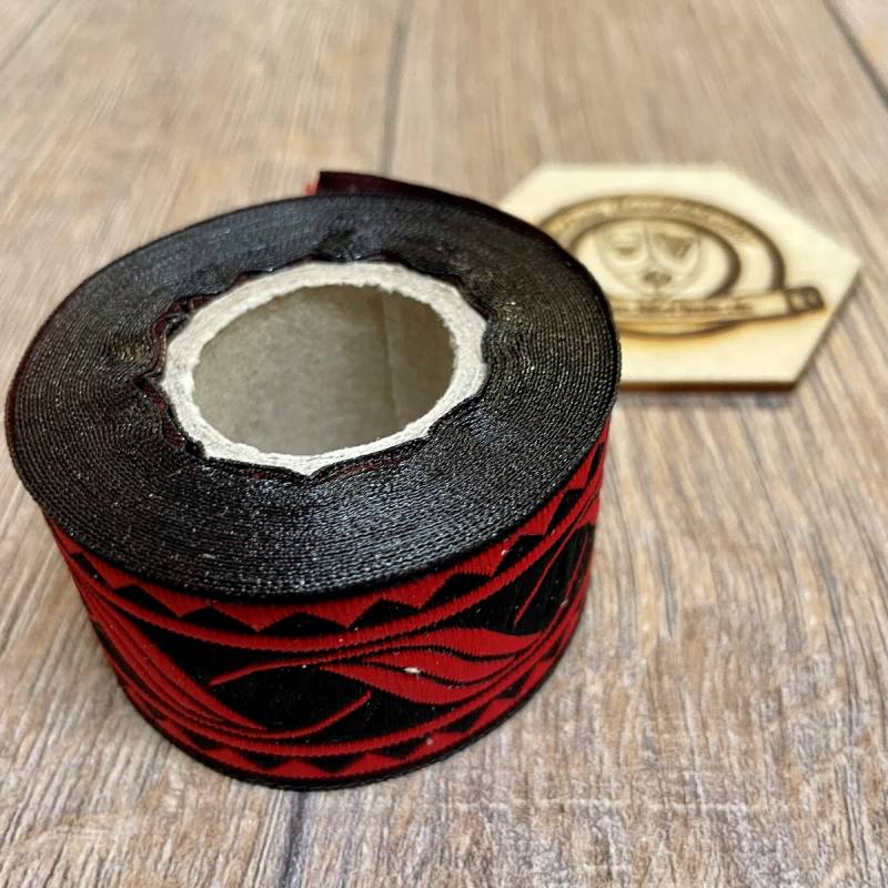 [B33014-5m-schwrot] Borte Blumenranke in schwarz-rot  33 mm- 5 m - Webborte zur Verzierung mittelalterlicher Kostüme und Larp Gewandungen