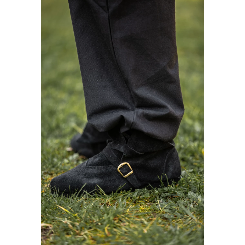[004s] Mittelalterliche Schuhe mit Metallspange schwarz - Mittelalterliches Schuhwerk (38)