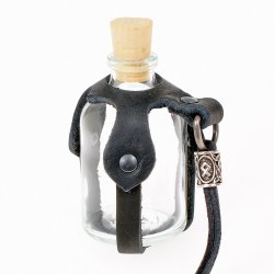 Trankflasche 'Rune' mit Lederband - 50 ml