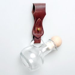 Karaffe mit Gürtel-Halter