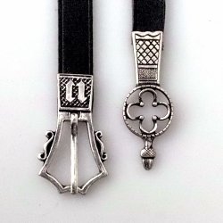 Spätmittelalter Ledergürtel mit Riemenende 1,5 cm 1390 - 1420 - Accessoire für Mittelalter Reenactment, Larp & Fantasy Gewandung
