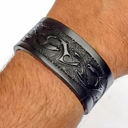[03 A-G 3 TR.fa.br.gr.kl] Leder-Armband in 3 cm Breite - Tribal (braun, klein)