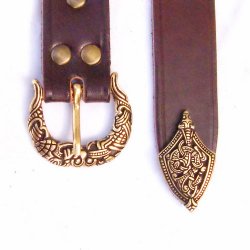 [10 wik 3:B Z.le.br.gr.s.me.si] Wikinger Gürtel im Borre Stil mit Riemenende, 3 cm (S, braun, silber)