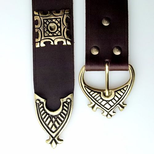 [10 MA 45 ZN.kl.br.si] Hochmittelalter Leder Gürtel mit Riemenende und Ziernieten 4,5 cm (S, braun, silber)