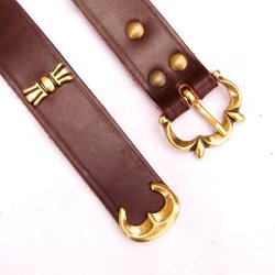 [10 MA 3:A ZN.le.br.gr.s.me.si] Mittelalter-Gürtel 3 cm / Ende + Nieten (S, braun, silber)