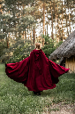 Wollumhang mit langer Kapuze "Hervir" in Rot – Authentischer Umhang für Mittelalter und LARP