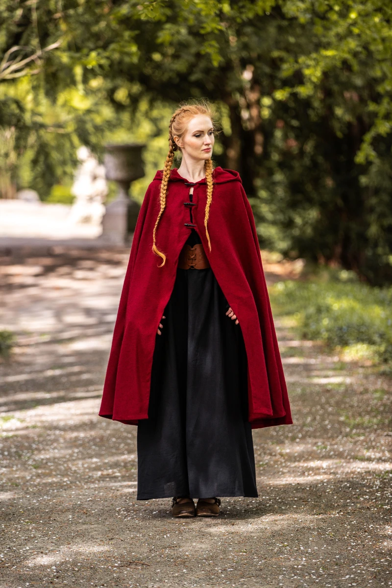 Umhang mit langen Knöpfen "Marie" in Rot – Edler Mittelalterumhang für Damen