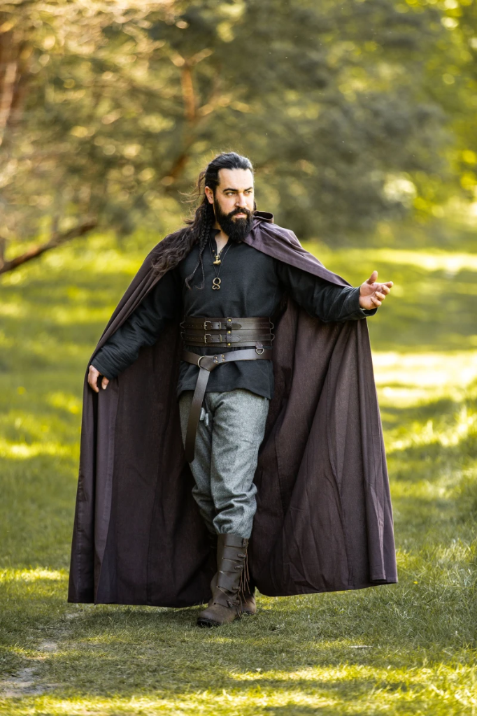 [7019d] Mittelalterlicher Baumwollumhang "Gunnar" in Dunkelbraun – Authentisches Accessoire für historische Darstellungen
