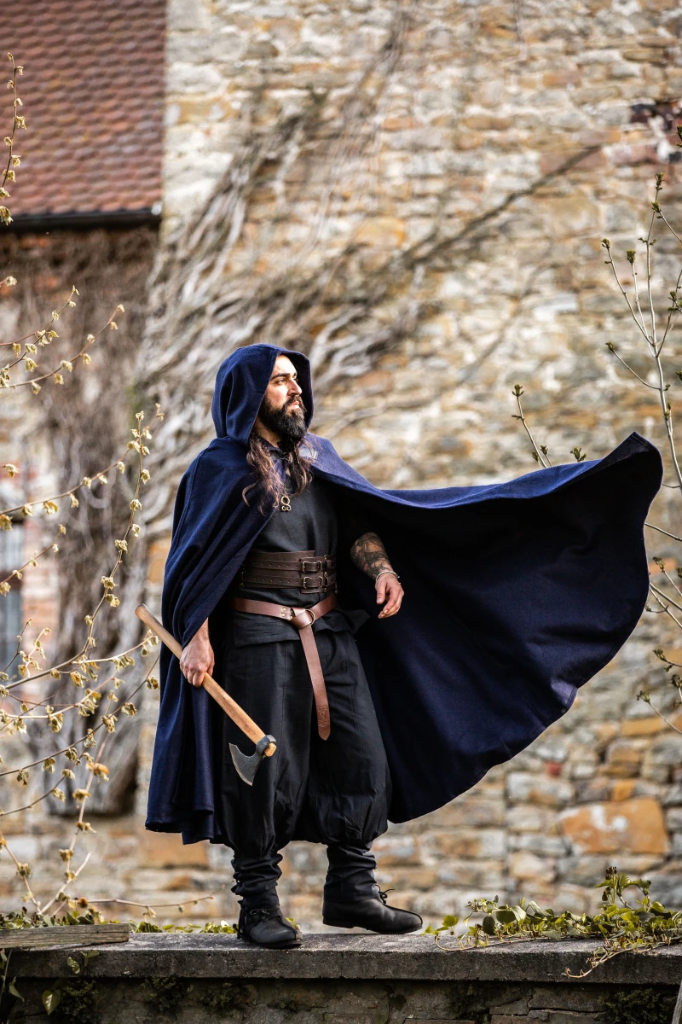 [6007bl] Kapuzen Umhang Mantel Halbkreismantel aus Wolle - Gewand für Mittelalter, Larp und Reenactment