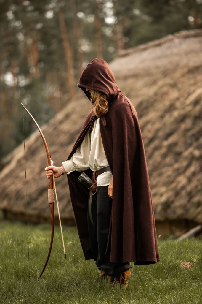 [6007b] Klassischer Mittelalterumhang "Elinor" in Braun – Zeitloser Begleiter für authentische Gewandungen