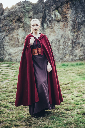 Klassischer Mittelalterumhang "Elinor" in Rot – Edler Begleiter für historische Gewandungen
