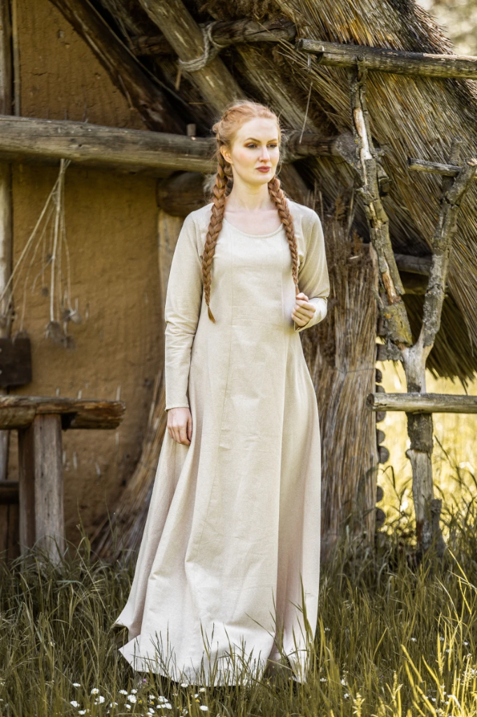Schlichtes Wikinger-Unterkleid 'Scarlet' – Hanffarbenes Mittelalterliches Damen-Unterkleid aus Baumwolle (XS)