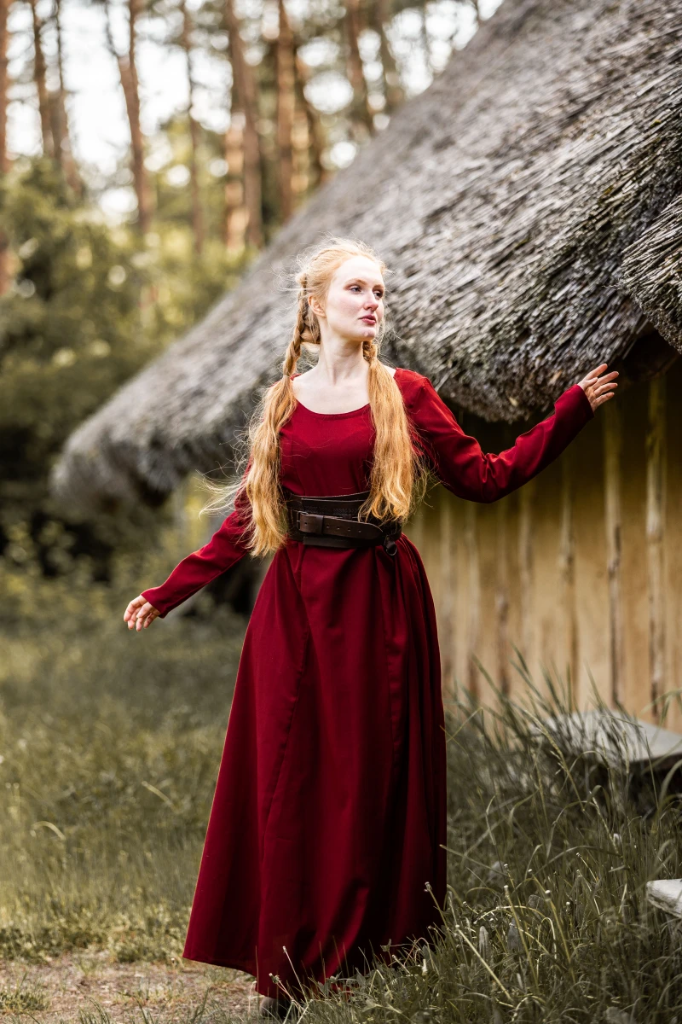 Schlichtes Wikinger Unterkleid Scarlet Rot aus Baumwolle für Mittelalter Damen (XS)