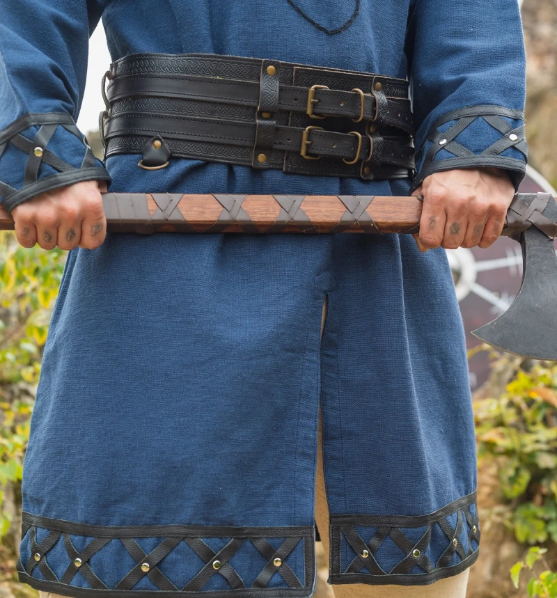 Robuster Wikinger-Gürtel „Anike“ – Schwarzer Ledergürtel für Mittelalter & LARP (S 100 cm)