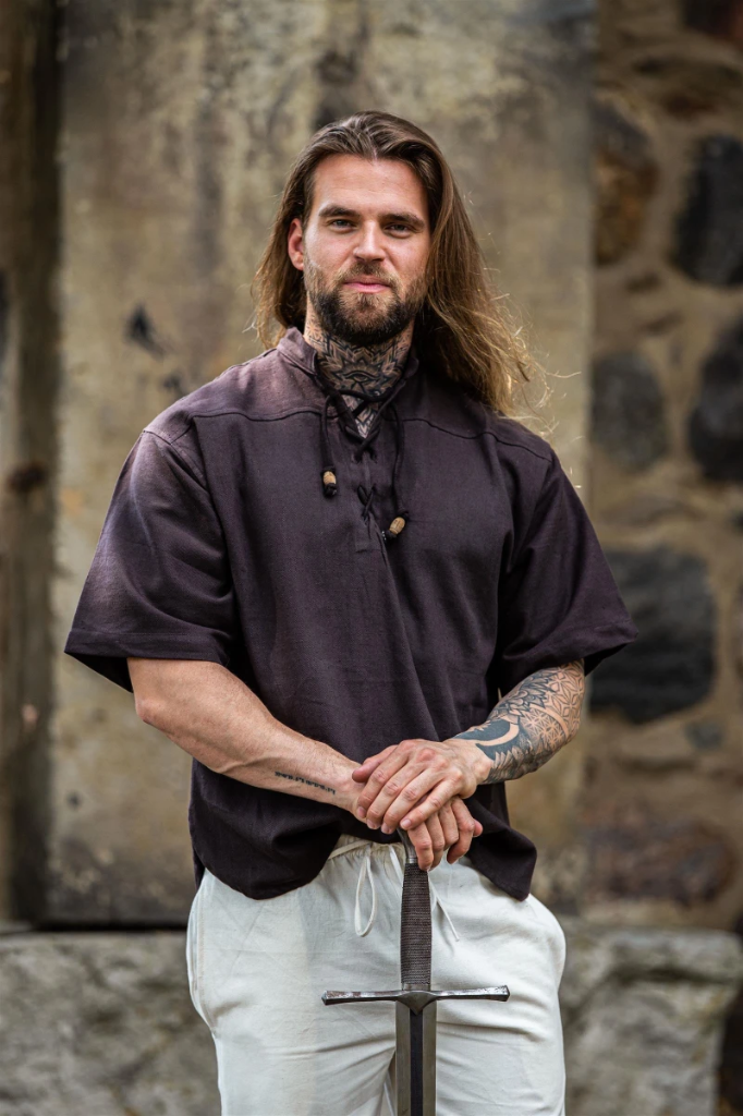 Mittelalter-Kurzarmhemd „Eric“ – Authentisches Baumwoll-Hemd in Braun (S)