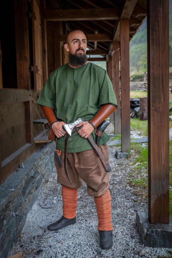 Wikinger-Kurzarmtunika „Olaf“ – Authentische Tunika in Grün (S)