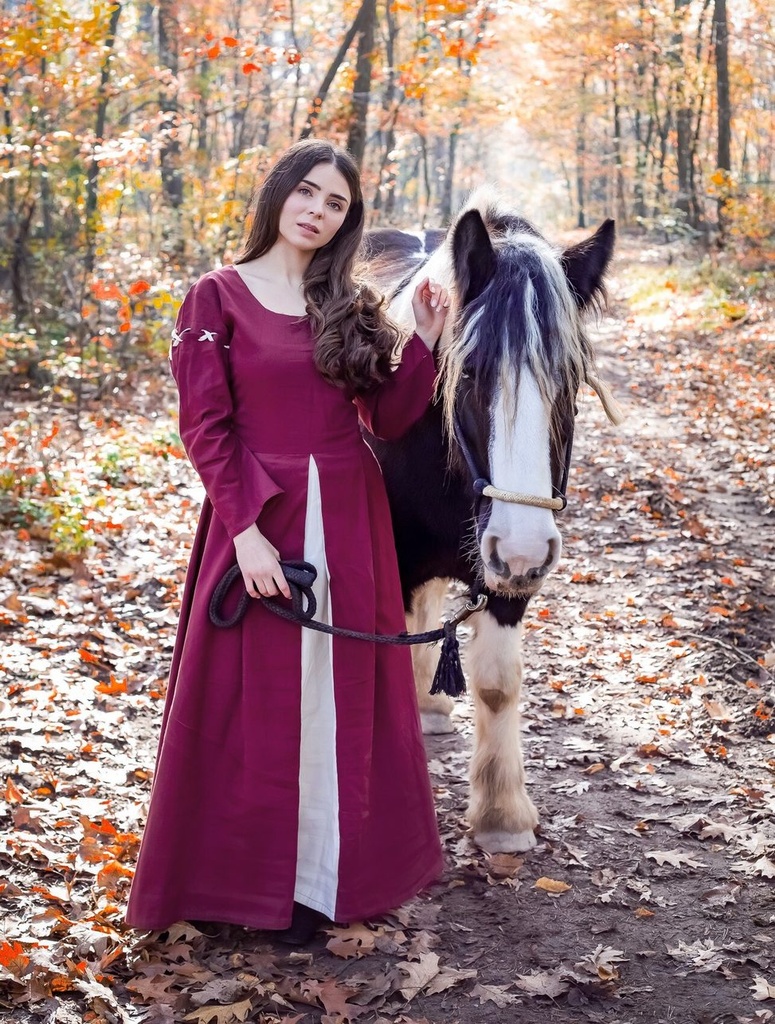 Mittelalterkleid „Larina“ – Zeitlose Eleganz in Rot und Natur  (XS)