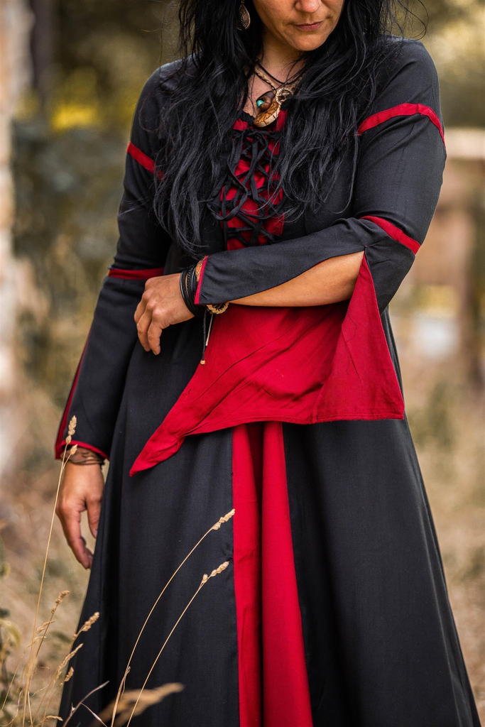 Mittelalterkleid 'Grethlin' mit geteilten Ärmeln (XS)