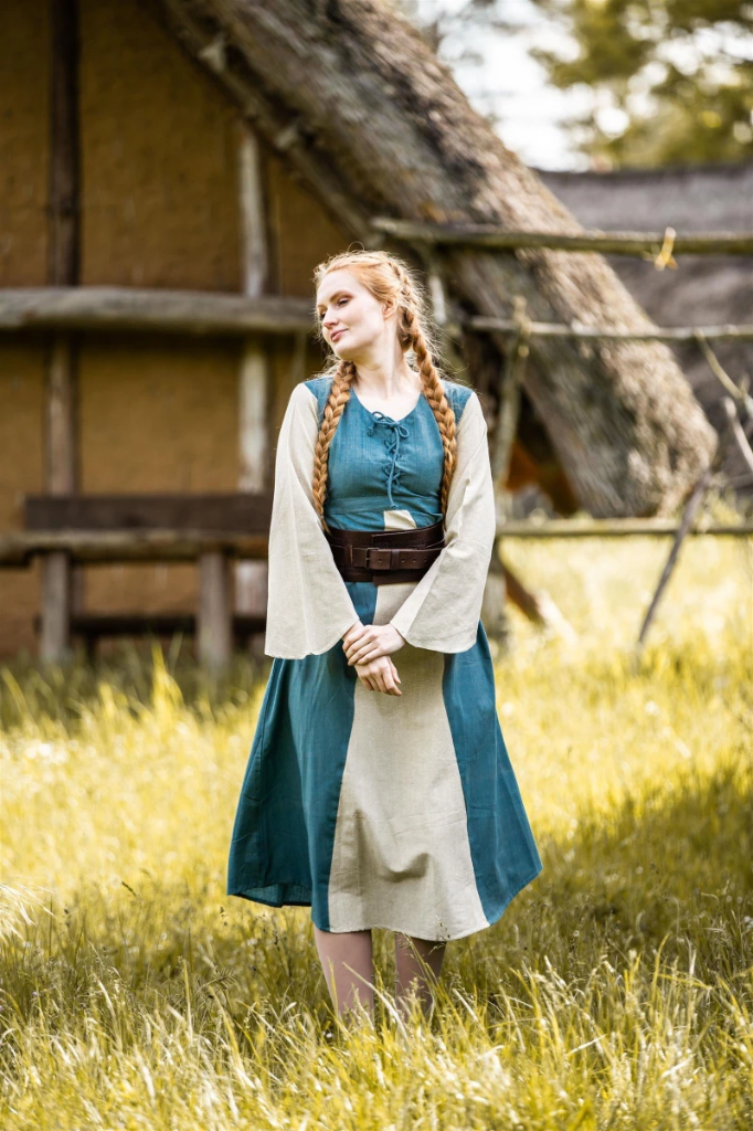 Mittelalterkleid 'Mary"mit Trompetenärmeln für Mittelalter & Larp (XS)