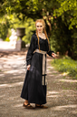 Bodenlanges Langarmkleid „Mechthild“ – Mystische Eleganz in Schwarz