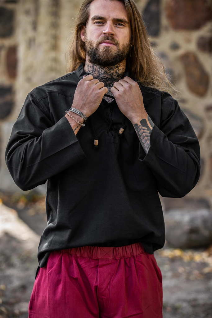 Mittelalterhemd „Ansbert“ – Mystische Eleganz in Schwarz (S)